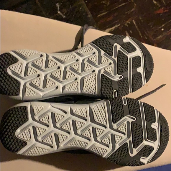 Nike training. Size 8.5 - Picture 3 of 5